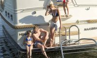 Linssen-Grand-Sturdy-40-0-AC // Dutch Yacht Rentals
